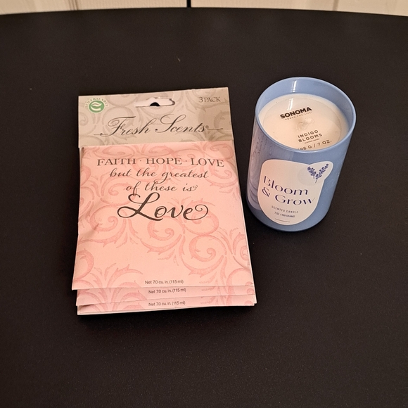 Indigo Blooms scented candle with 3pk Fresh Scents scented paks.NWT - Picture 1 of 6